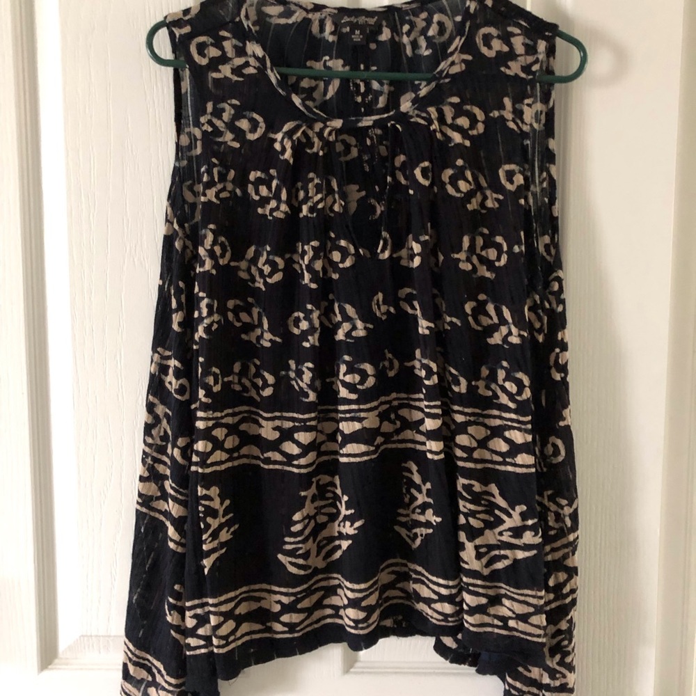 Keyhole sleeveless tank from lucky Brand